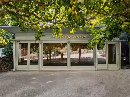 local commercial rare – parc thermal châtel-guyon – terrasse possible