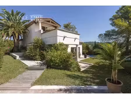 maison d'architecte de 180 m² avec appartement indépendant aix