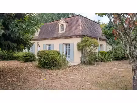 maison familiale de 160 m2 environ à bergerac. secteur calme et verdoyant