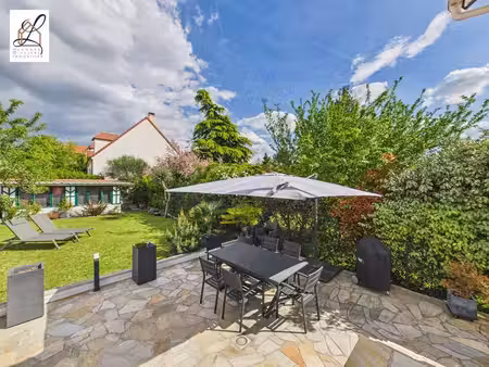 maison - 170m ²