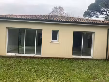 33370 tresses - a louer maison 5 pièces de plain-pied