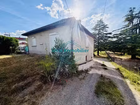 maison rénovée avec terrain constructible de 1 300 m²