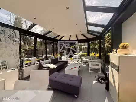 maison 12 pièces 219 m²
