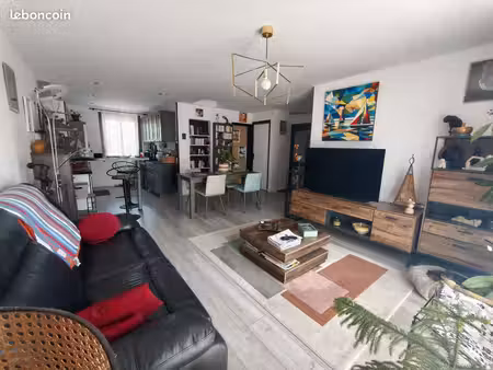 appartement dans maison rénovée avec garage