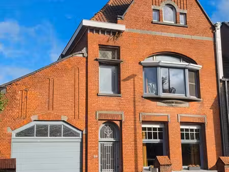 grande maison située à wervik belgique