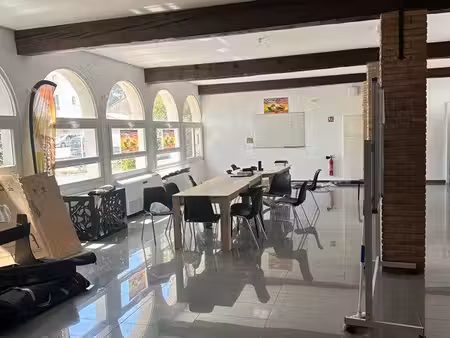 bâtiment professionnel indépendant – 330 m² – grand parking – perpignan sud / villemolaque