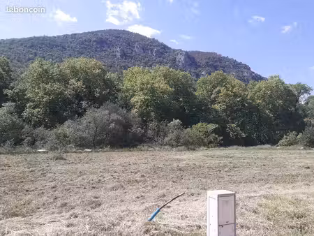 terrain viabilisé 618m2