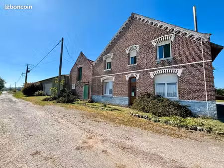 ferme et dépendances sur plus de 1 5 hectare — coutiches (pévèle)