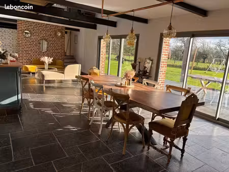 ferme au carré – radinghem-en-weppes : maison rénovée de 240 m2 + maison annexe à rénover 