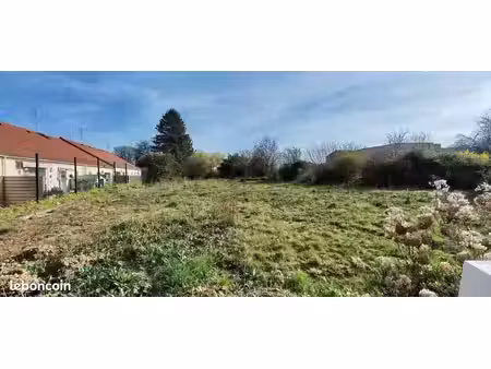 terrain 2 620 m² farbus