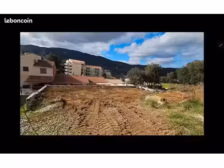 terrain 439 m2