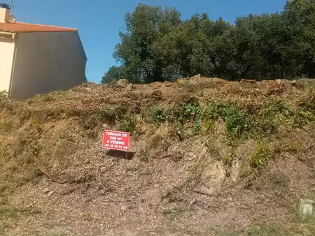 terrain constructible de 600 m² – vue montagne à amélie-les-bains