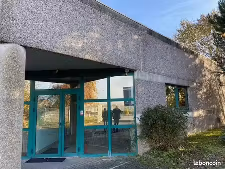 local bureaux 250 m²