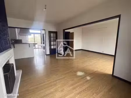 immeuble 15 pièces 327 m²