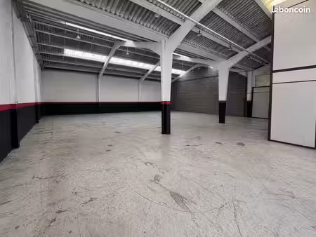 local d'acitivé + bureaux 462m²