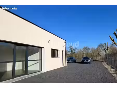 bureaux 73 m²