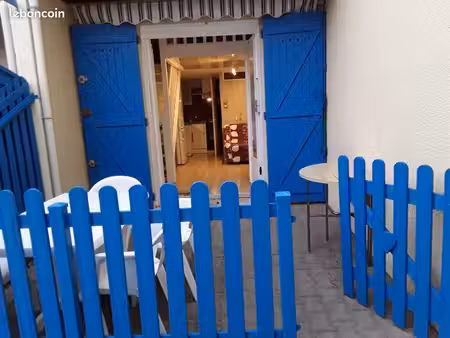 petite maison climatisée avec terrasse et parking