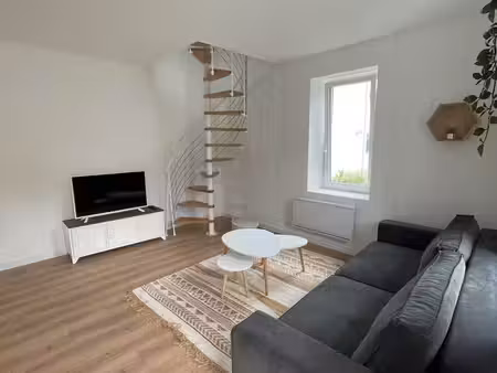 à louer – t2 meublé de 43 m² avec jardin et parking – bail mobilité uniquement du 01 sept 