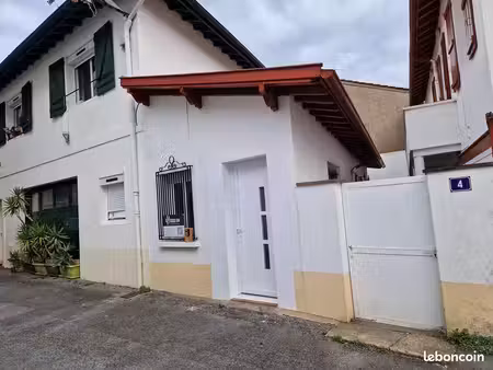 à louer – 2 pièces lumineux de 32 m² refait à neuf – quartier fargeot  saint-jean-de-luz (