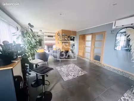 maison 8 pièces 119 m²
