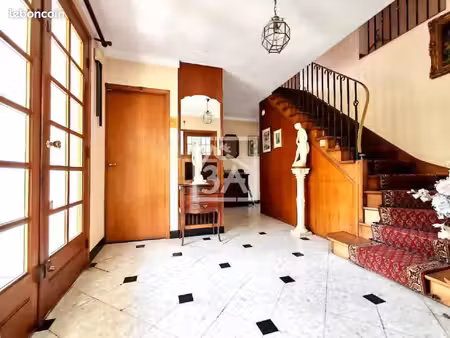propriété 11 pièces 151 m²