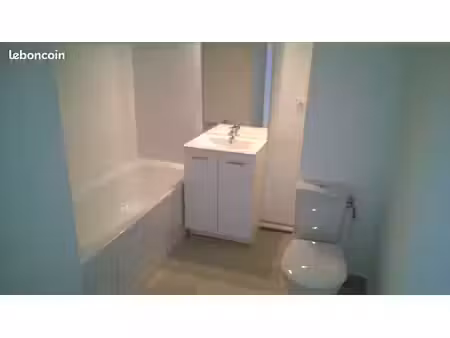 appartement t2 récent  croix (quartier du pont de l’allumette)  35 m2 + parking  600 charg