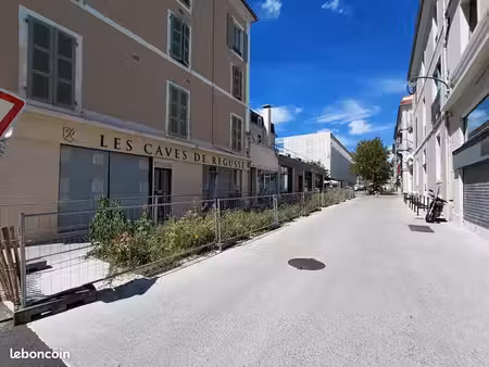 local commercial 60 m²