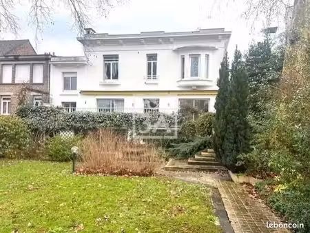 propriété 10 pièces 204 m²