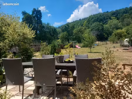 maison lumineuse et agréable pré pour chevaux
