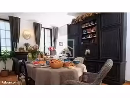 maison 10 pièces 213 m²