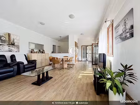 maison 9 pièces 220 m²