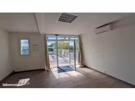bureau 47 m²