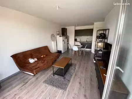 très beau t3 récent 2 chambres  terrasse + box au centre ville de roncq