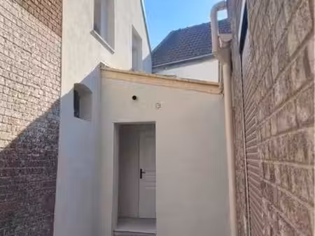 maison 4 chambres et 1 bureau pas de jardin ni garage