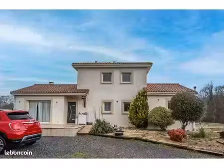 ? maison 130 m² – terrain 3 000 m² – construction 2017 – permis pour 2e habitation