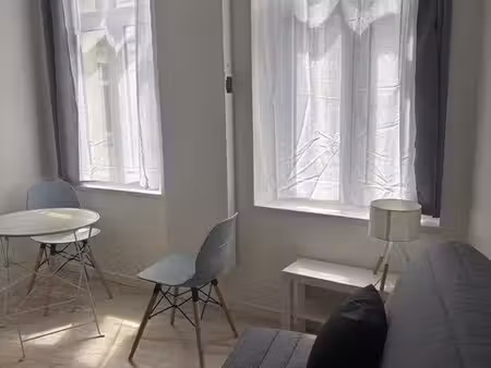 studio meublé place des héros