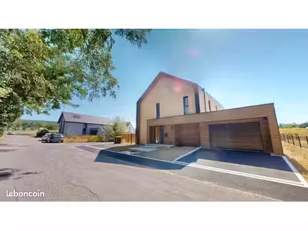 maison 5 pièces 160 m²