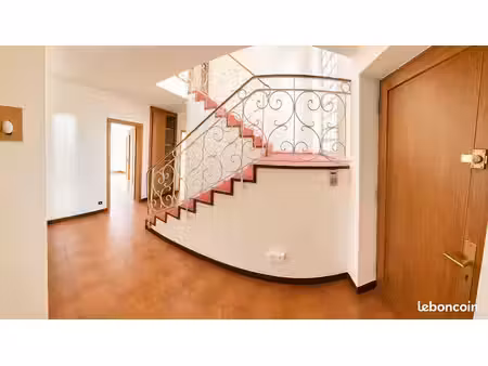 neudorf : maison de ville 210 m² – tram c (2 min)  4 à 6 chambres  terrasse  dpe c