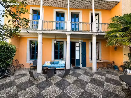 maison 10 pièces 272 m²