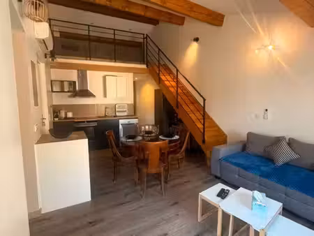 à louer de septembre à juin f4 refait à neuf 80 m2 + terrasse