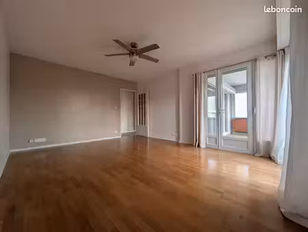 appartement t3 - centre charnay-lès-mâcon - terrasse couverte - parking privé