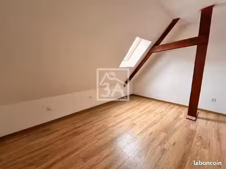 bâtiment 401 m²