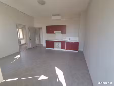 appartement t3 climatisé 2eme étage