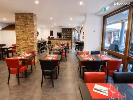 local restaurant 96 m²