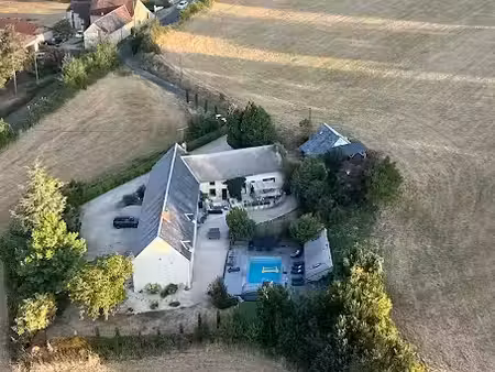 vente propriété 8 pièces 214 m² à oyré (86220)  450 000 €