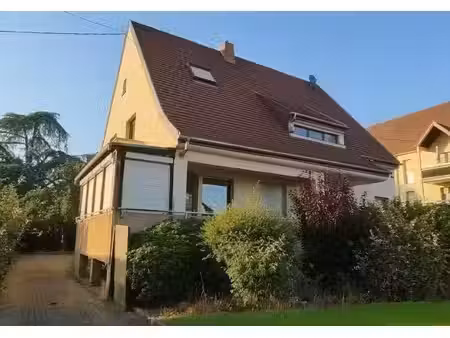 immeuble local commercial (ancienne clinique vétérinaire) et logement spacieux