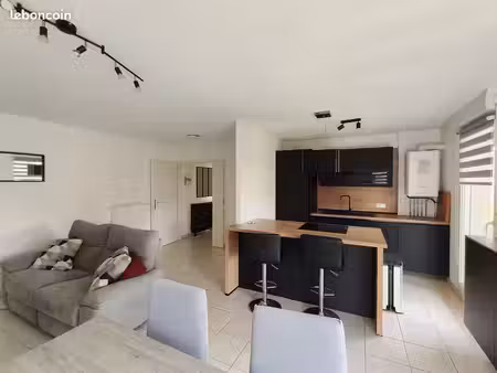 appartement t3 meublé - moderne  grande terrasse  parkings & proche gare (bâle / mulhouse)