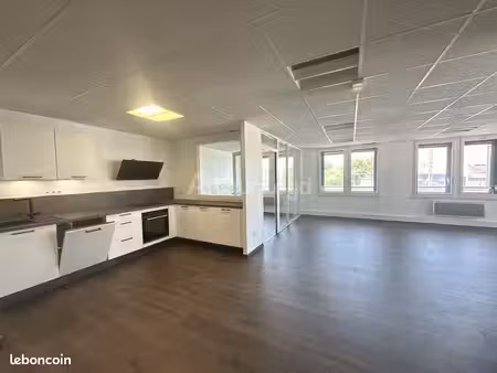 bureaux 365 m²