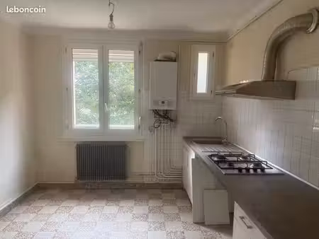 f3 à louer  1er étage