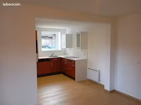 f2 meublé de 39m² au rdc . jardin de 60m². refait à neuf
